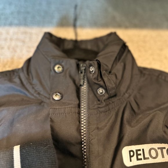 Peloton Women's Lightweight Zip Up Windbreaker in Black with Hidden Hood XS - Picture 5 of 7